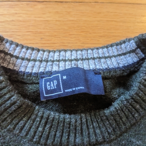 Gap Sweater - Picture 4 of 6